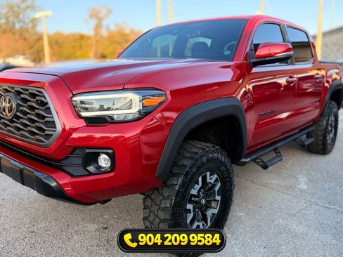 Used 2021 Toyota Tacoma TRD Off-Road w/ Technology Package AWD/4WD image 13