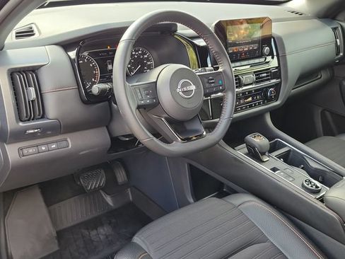 Used 2025 Nissan Pathfinder Rock Creek AWD/4WD image 10