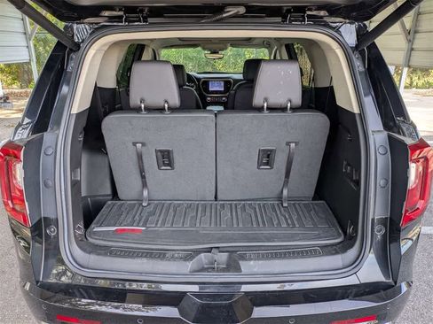 Used 2023 GMC Acadia Denali w/ Black Diamond Edition image 12