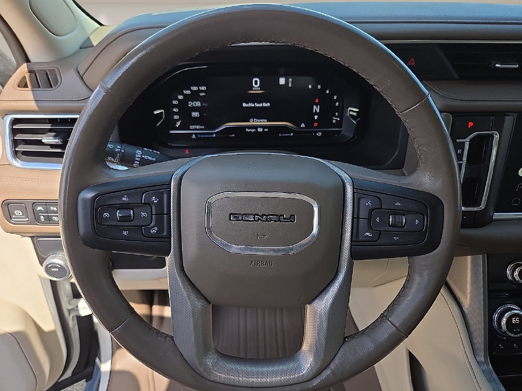 Used 2022 GMC Yukon Denali RWD image 16