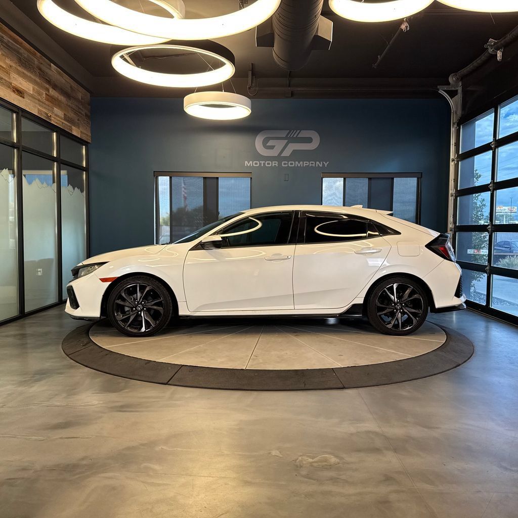 Used 2018 Honda Civic Sport image 6