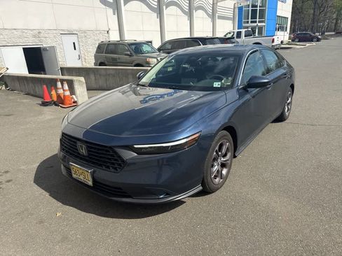 Used 2023 Honda Accord EX image 9