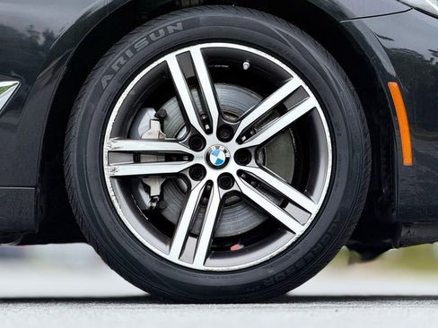 Used 2022 BMW 530i w/ M Sport Package RWD image 21