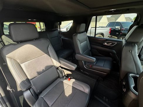 Used 2022 Chevrolet Tahoe Z71 w/ Luxury Package AWD/4WD image 23