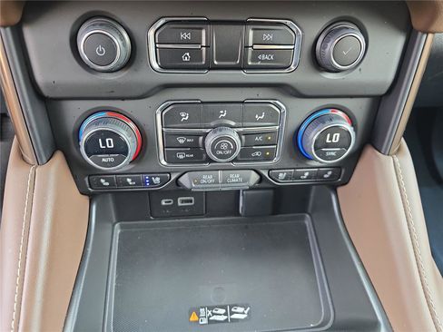 Used 2023 Chevrolet Tahoe High Country RWD image 23