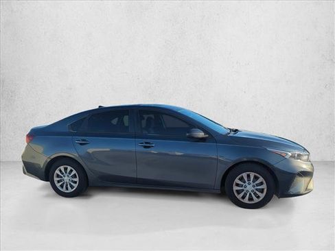 Used 2023 Kia Forte LX FWD image 4