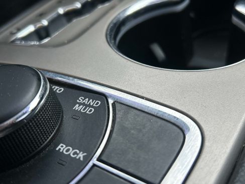 Used 2013 Jeep Grand Cherokee Altitude AWD/4WD image 27