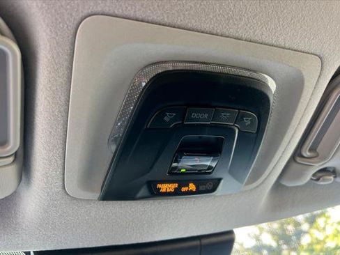 Used 2025 Toyota Corolla Cross XLE FWD image 23