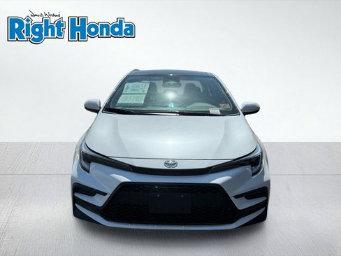 Used 2025 Toyota Corolla SE FWD image 5