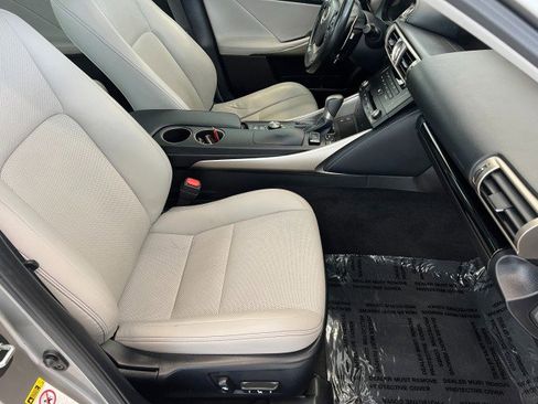 Used 2016 Lexus IS 300 AWD image 14