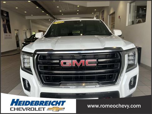 Used 2024 GMC Yukon AT4 w/ Technology Package AWD/4WD image 41
