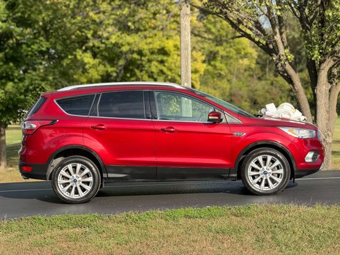 Used 2017 Ford Escape Titanium image 8