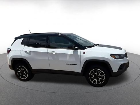 Used 2025 Jeep Compass Trailhawk AWD/4WD image 15