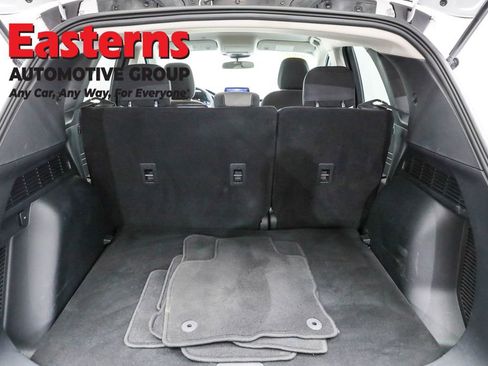 Used 2022 Ford Escape SE w/ Cold Weather Package image 9