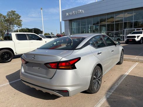 Used 2025 Nissan Altima 2.5 SV FWD image 10