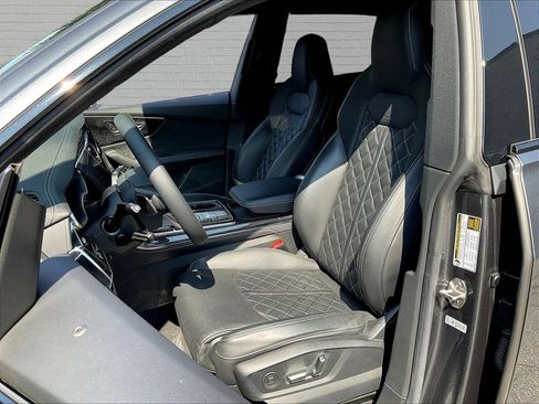 Used 2023 Audi SQ8 Prestige AWD/4WD image 18