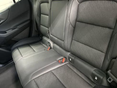 Used 2025 Chevrolet Equinox LT w/ Convenience Package II image 11