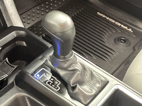 Used 2019 Toyota Tacoma SR w/ SR Convenience Package AWD/4WD image 14