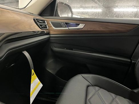 New 2026 Volkswagen Atlas SE image 33