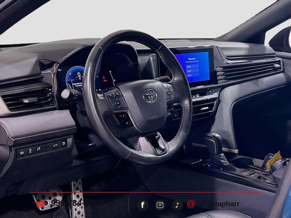 Used 2025 Toyota Camry SE w/ Convenience Package FWD image 8