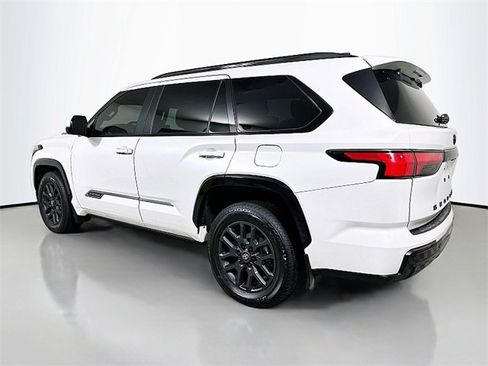 Used 2025 Toyota Sequoia Platinum image 5