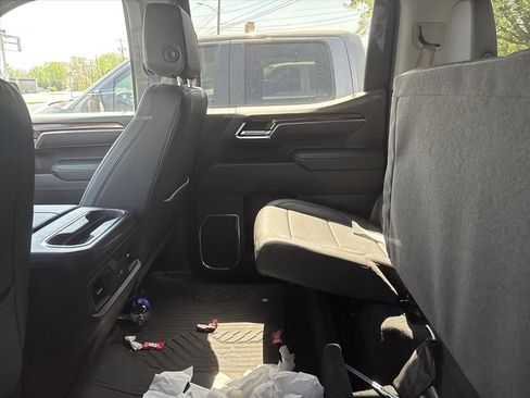 Used 2025 Chevrolet Silverado 1500 LT Trail Boss w/ Convenience Package II image 18