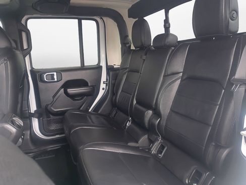 Used 2021 Jeep Gladiator Overland AWD/4WD image 22