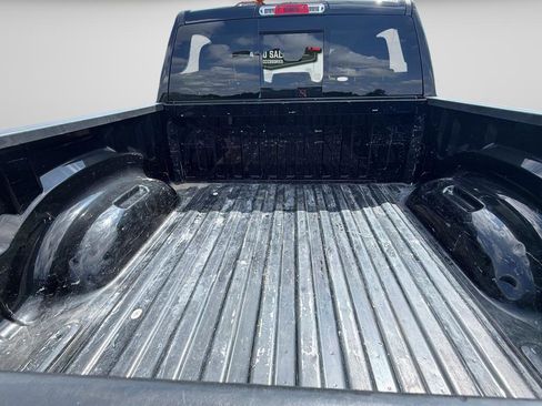 Used 2022 RAM 1500 Laramie AWD/4WD image 12