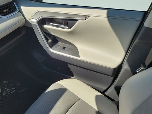 Used 2025 Toyota RAV4 Limited w/ Advanced Technology Package image 16