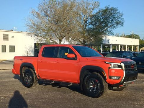 Certified 2025 Nissan Frontier PRO-4X w/ Tow Package AWD/4WD image 2
