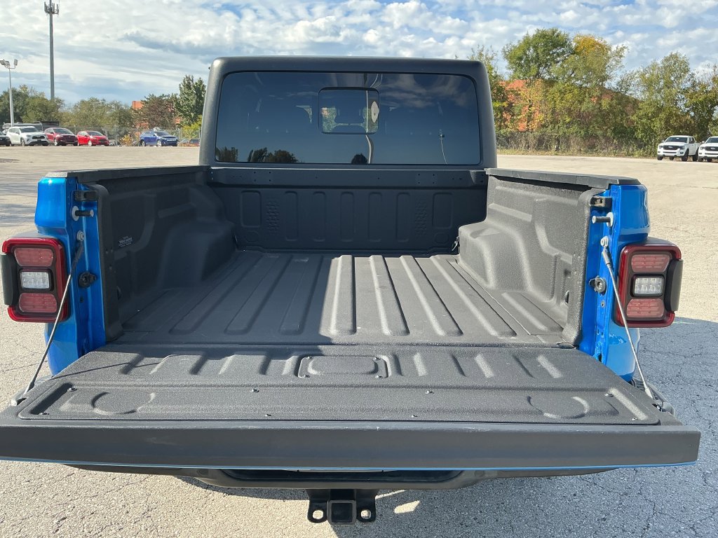 Used 2024 Jeep Gladiator Sport AWD/4WD image 14
