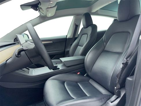 Used 2023 Tesla Model 3 Standard Range image 31