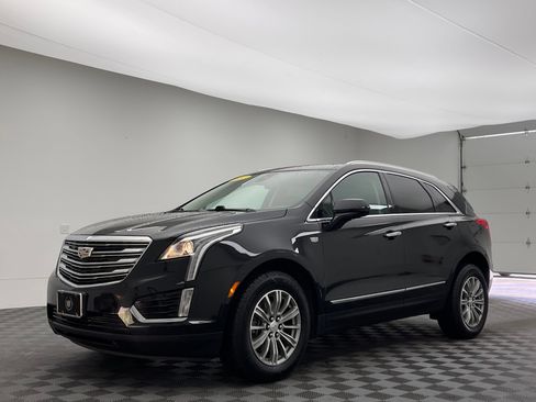 Used 2017 Cadillac XT5 Luxury w/ Driver Awareness Package AWD/4WD image 2