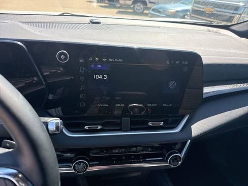 Used 2025 Chevrolet Equinox LT image 15