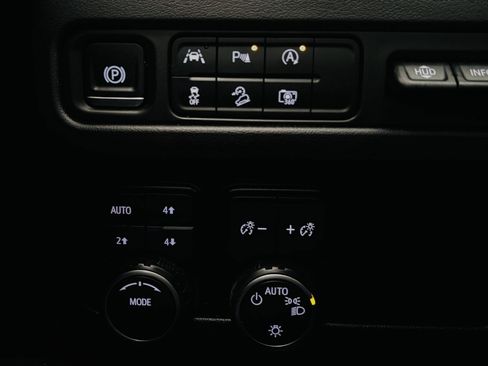 Used 2024 Chevrolet Tahoe Premier AWD/4WD image 57
