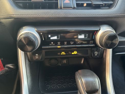 Used 2024 Toyota RAV4 LE image 17