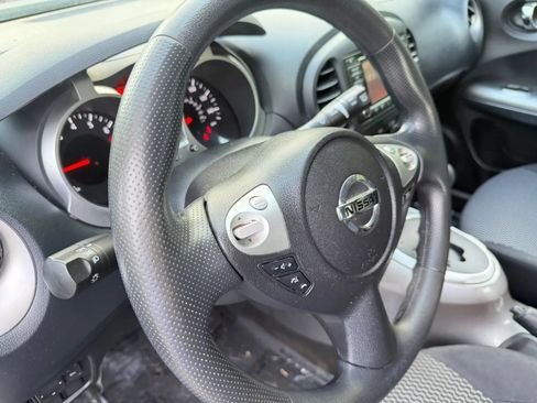 Used 2015 Nissan Juke S FWD image 12
