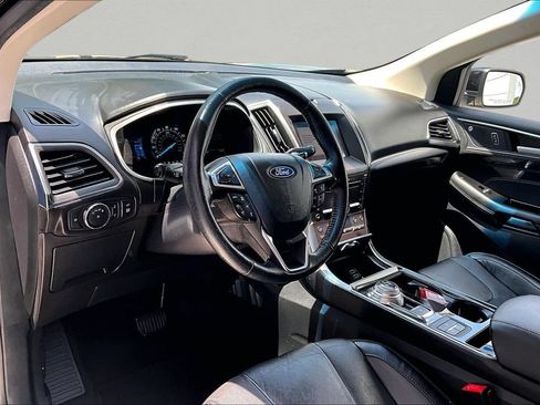 Used 2019 Ford Edge Titanium w/ Equipment Group 301A AWD/4WD image 17
