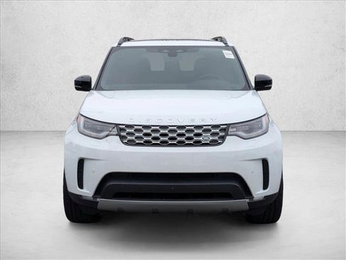 New 2025 Land Rover Discovery S image 6
