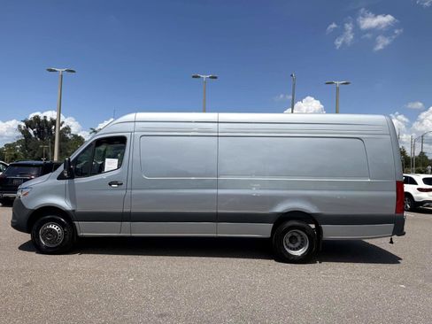 Used 2025 Mercedes-Benz Sprinter 3500 image 2