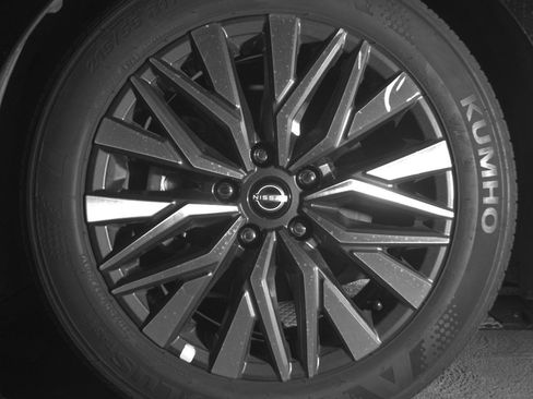 Used 2025 Nissan Altima 2.5 SV image 12