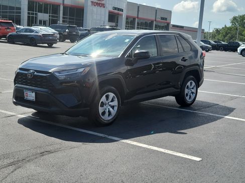Certified 2025 Toyota RAV4 LE AWD/4WD image 3