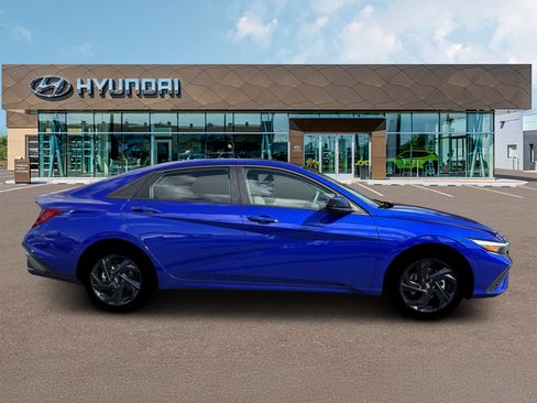 Used 2026 Hyundai Elantra Sport FWD image 9