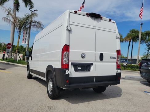 Used 2026 RAM ProMaster 2500 w/ Convenience Group FWD image 7