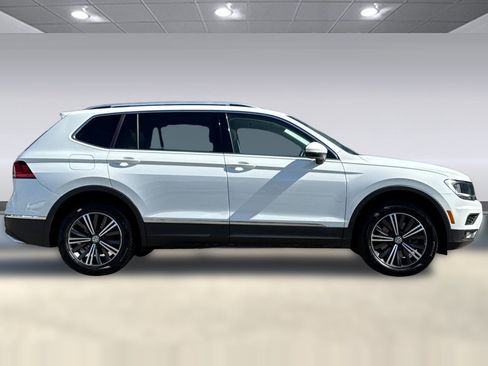 Used 2018 Volkswagen Tiguan SEL AWD/4WD image 7