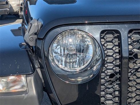 Used 2022 Jeep Gladiator Sport image 10