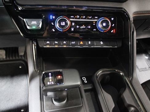 Used 2024 GMC Sierra 1500 AT4 w/ Technology Package image 36