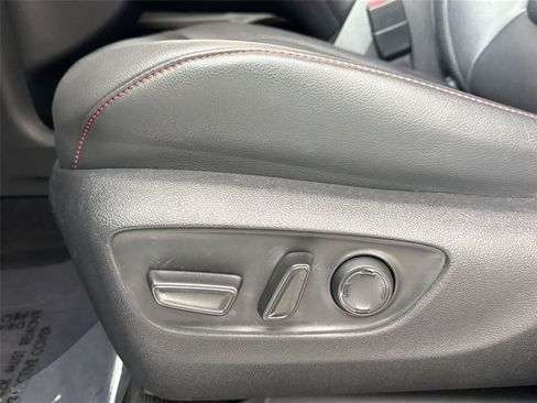Certified 2025 Toyota Sienna XSE w/ XSE Plus Package FWD image 30