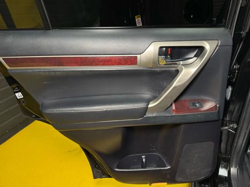 Used 2014 Lexus GX 460 image 16