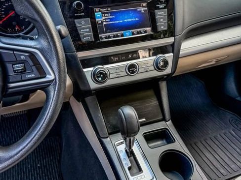 Used 2018 Subaru Outback 2.5i image 32